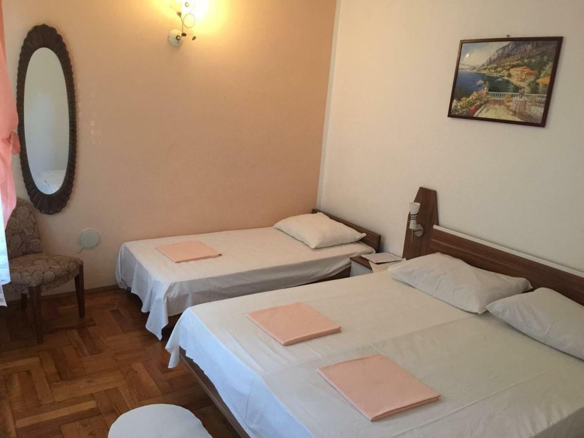 Villa Kartelo โตรกีร์ ภายนอก รูปภาพ
