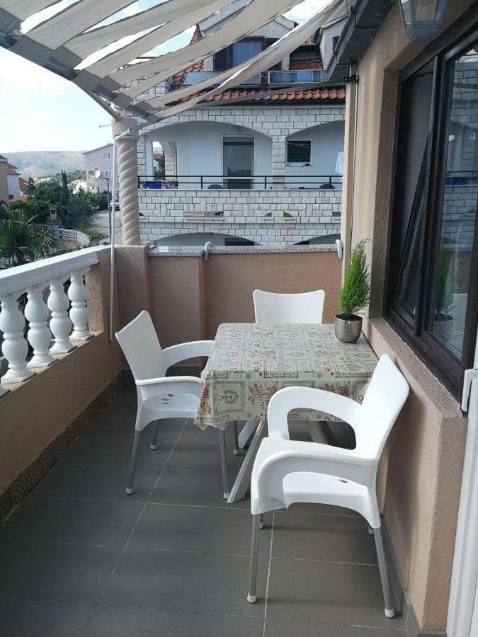 Villa Kartelo โตรกีร์ ภายนอก รูปภาพ